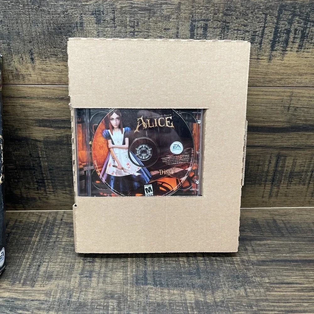 EA GAMES AMERICAN MCGEE'S ALICE VIDEO GAME W/BOOKLET AND DISC